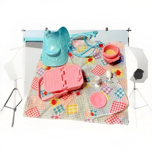 Vintage 1995 BARBIE NIBBLES HORSE LOVIN Picnic  Accessories