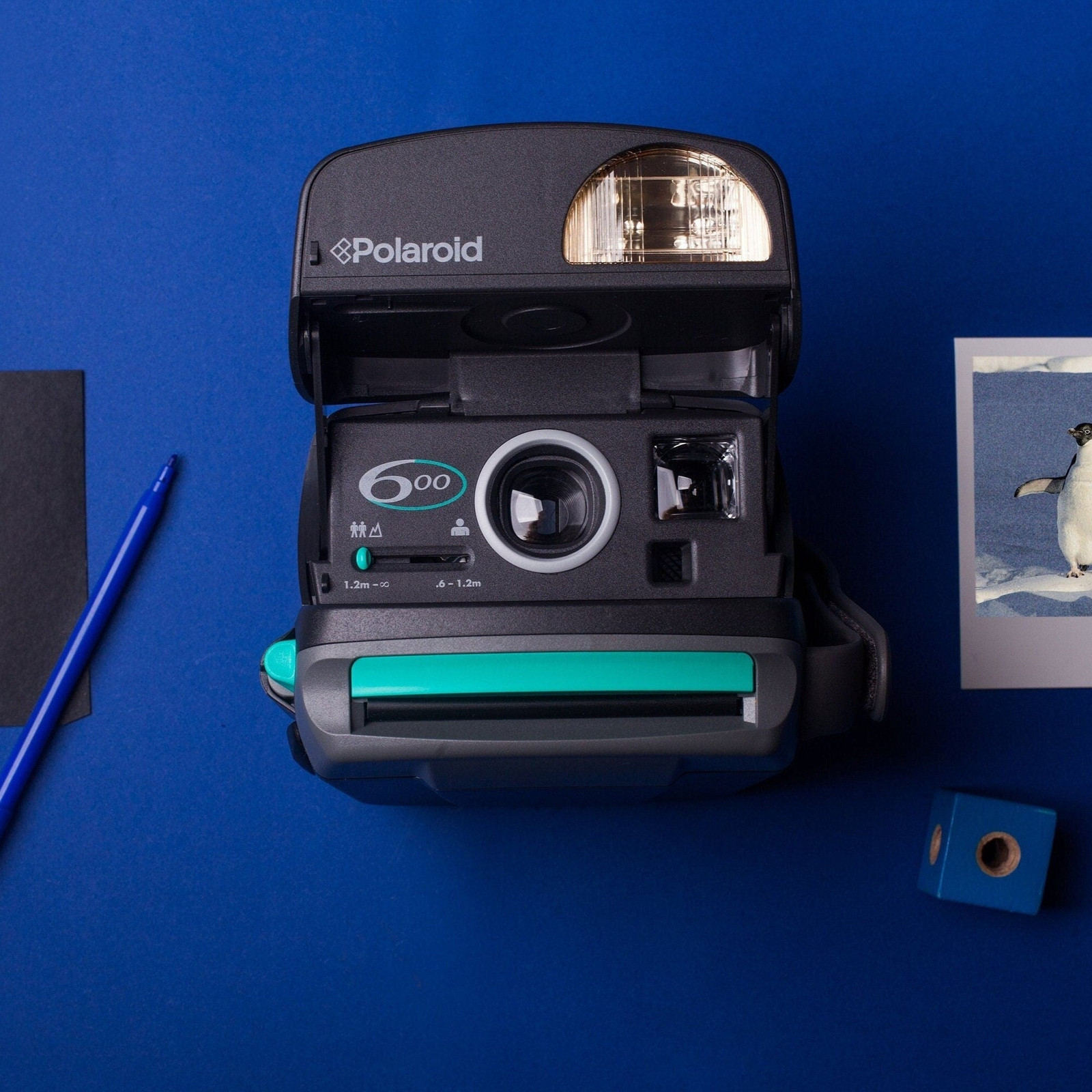 Vintage Polaroid 600 Round Instant Camera for Retro Photography