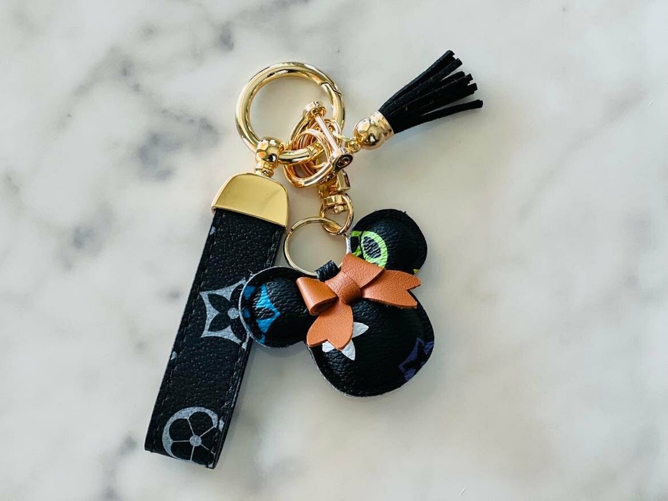 Minnie Luxury Car Keychain - Leather Check Pattern Brown Key Chain For Women