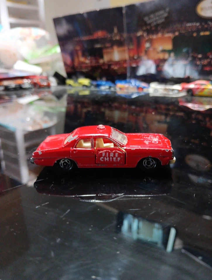 Tomica Dodge Coronet Custom 1978 Fire Chief TOMY Japan 1:64 Die Cast - Image 2 of 4
