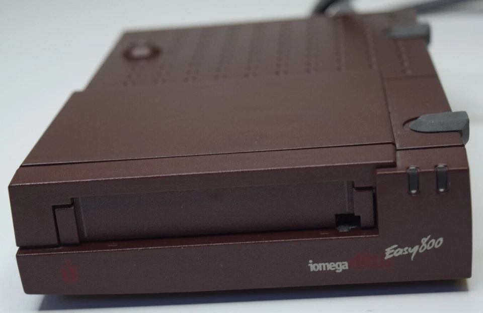 Unidad de cinta externa IOMEGA DITTO EASY 800 IO80-PX3, sin adaptador de CA Foto 3 de 4