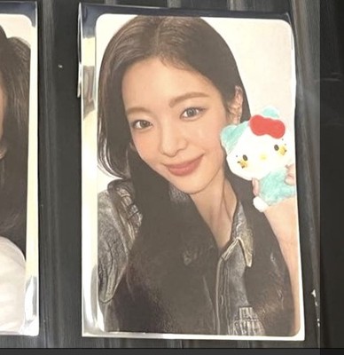 PRE ORDER ITZY TWINZY HELLO KITTY RARE PC LIA (Read Description)
