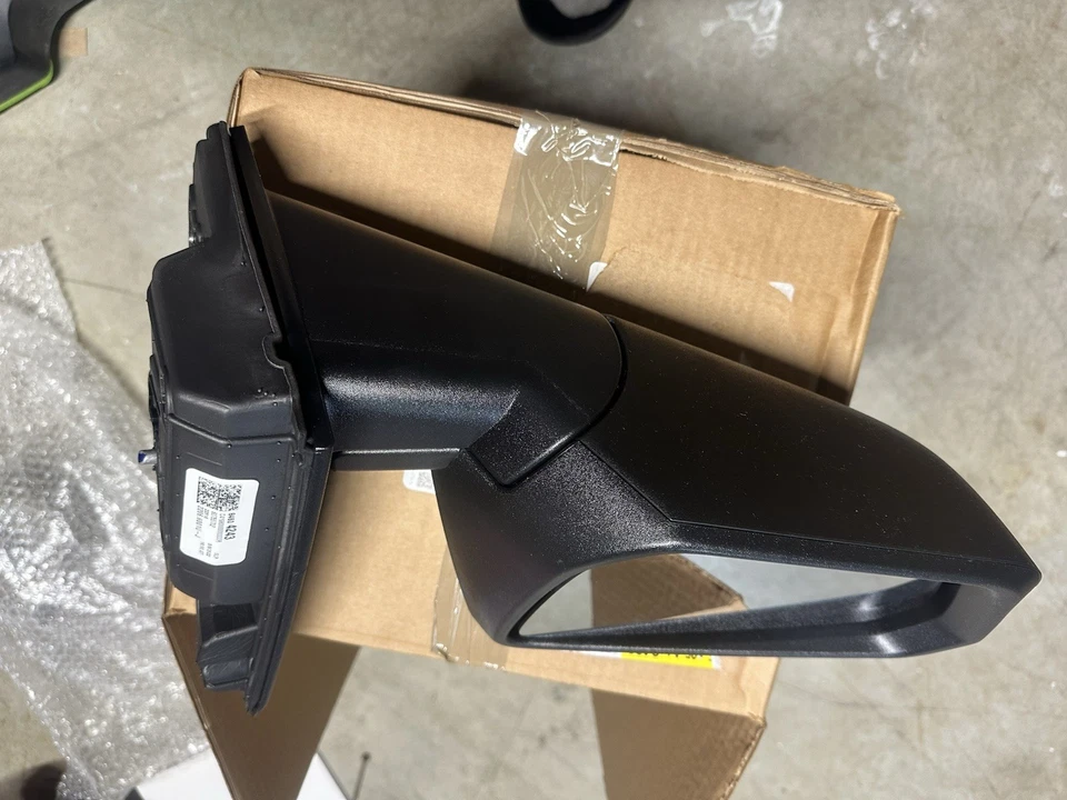 NUEVO OEM GM Espejo de puerta lateral del conductor Power 84604243 Equinox Terrain 2018-2024 Nuevo Foto 4 de 4