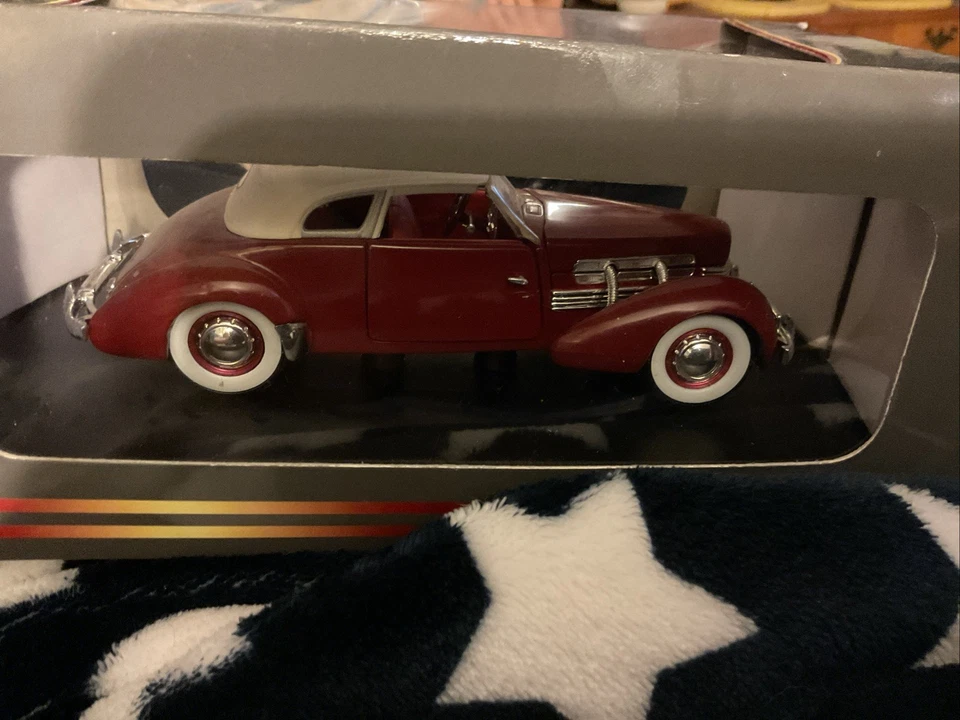 Used Die-Cast. 1937 Cord Supercharged By Signature Models - Image 4 of 4