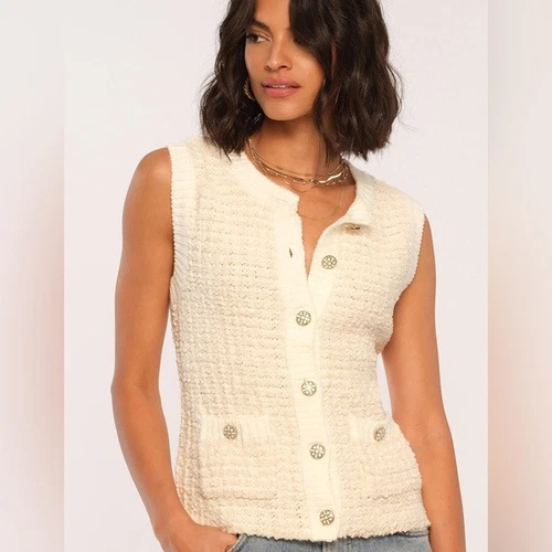 CHANEL Gilet Revolve Heartloom Lisse in peonia taglia small maglia avorio abbottonato