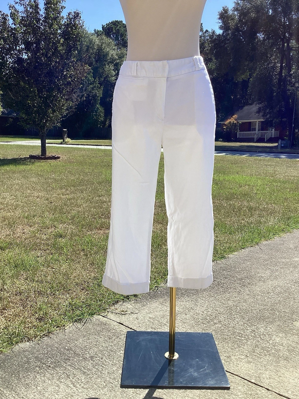 Women’s Larry Levine Stretch Cuffed White Capri Pants Size 12