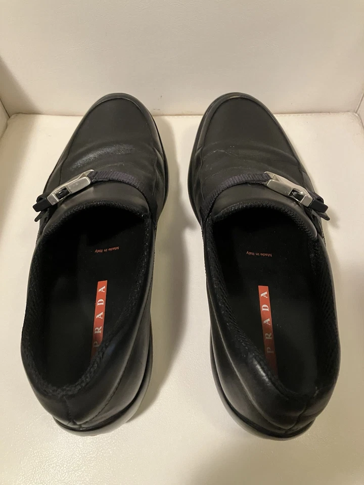Mocasines de conducción de cuero para hombre Prada con hebilla plateada - talla 10,5 EE. UU. (44,5 UE) Foto 3 de 4