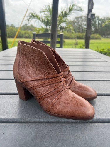 Bernardo Felicity Women Brown Leather Ankle Booties Size 6M - Picture 2 of 7