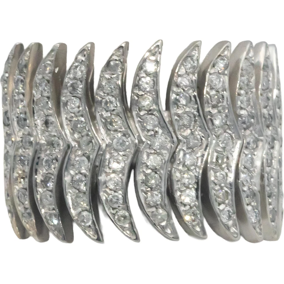 Anillo ancho de diamantes de corte redondo de 0,65 quilates de oro blanco de 14 k talla 9