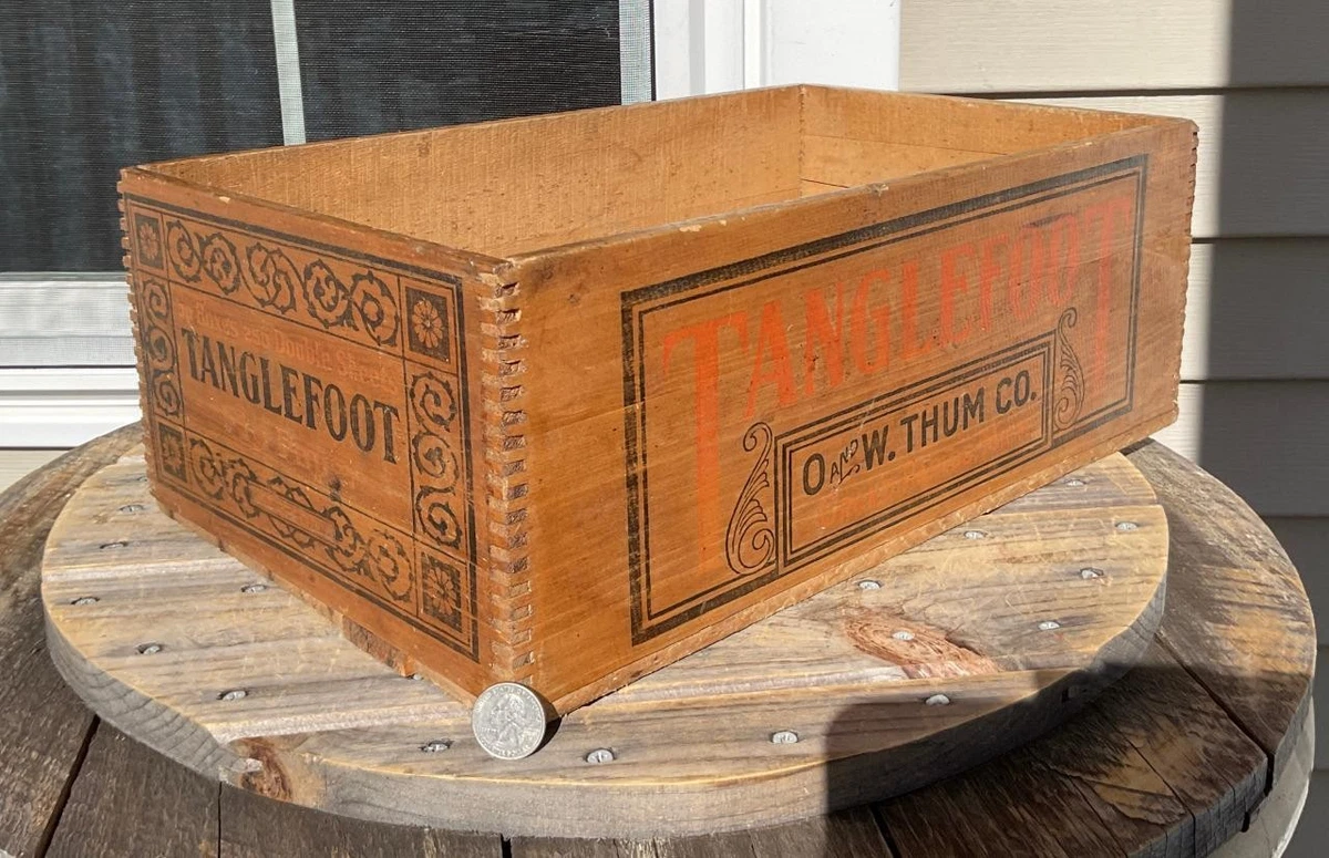 Wooden Small (Up to 14in.) 1900-1949 Antique Primitive Boxes for