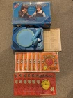 MARX TOYS CHILDREN'S 78RPM GRAMOPHONE RECORD PLAYER & RECORDS - BOXED / WORKING