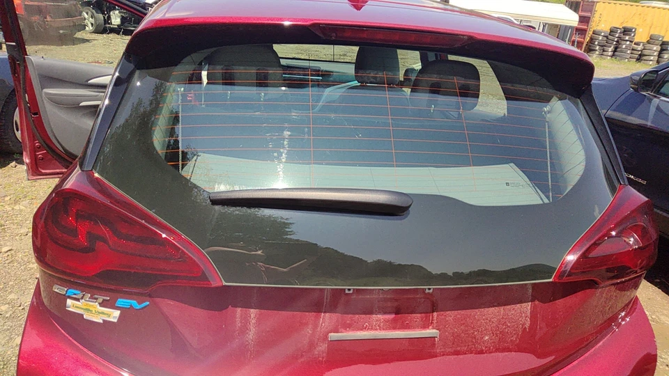 20 CHEVY BOLT Trunk/LID Glory Red Metallicgpj - Imagem 2 de 3