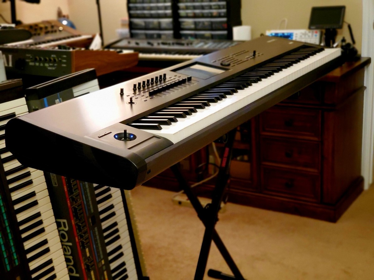 MUST SEE!!! KORG KRONOS X 88 FULLY SERVICED AND IN AMAZING