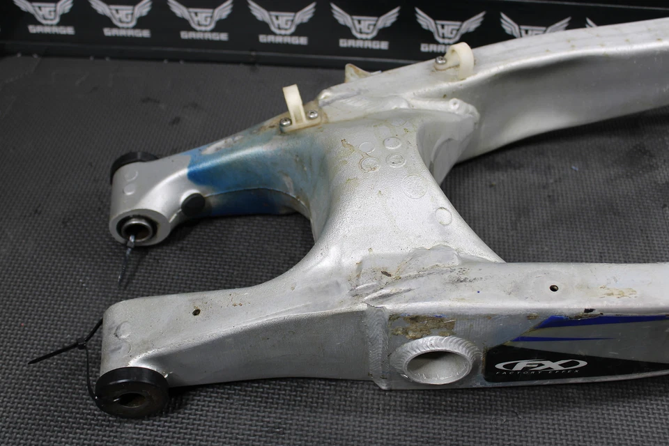 1998 YAMAHA WR400F YZ400F OEM SWINGARM SWING ARM SUSPENSION - Image 3 of 4