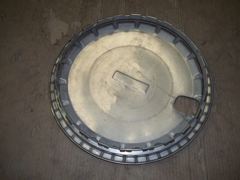 83 84 85 86 Mazda GLC 1983 tapacubos llanta tapacubos 13" fabricante de equipos originales usado 56507 Foto 3 de 4