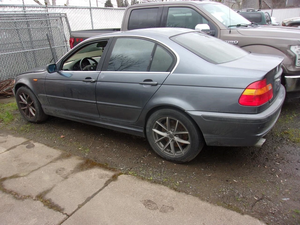 Used Driving Light fits: 2002 Bmw 330I Fog-Driving Sdn round w/M-Tech Grade A - Image 4 of 4