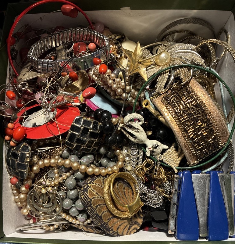 3 Lb 1oz lot of vintage to now costume jewelry for parts & repair & Other #1