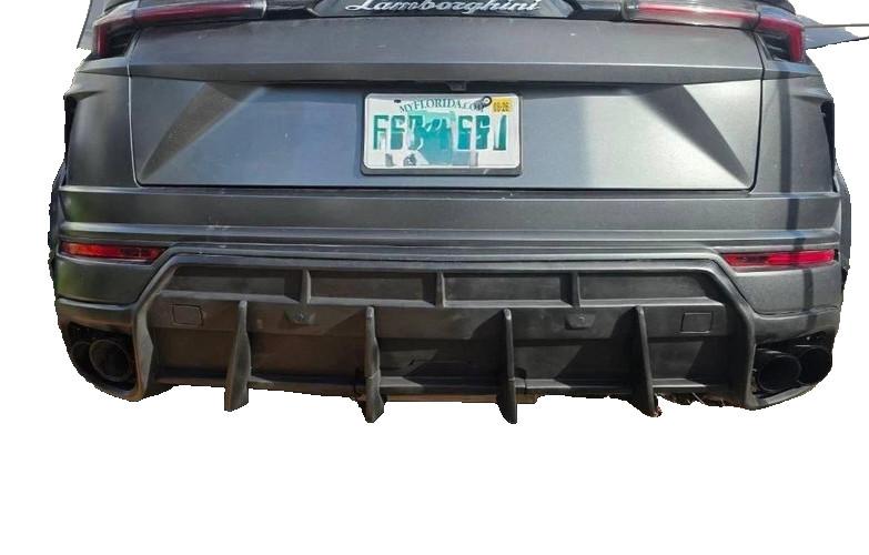 2018 - 2022 Lamborghini Urus Custom Rear Bumper Diffuser with Hitch Cover