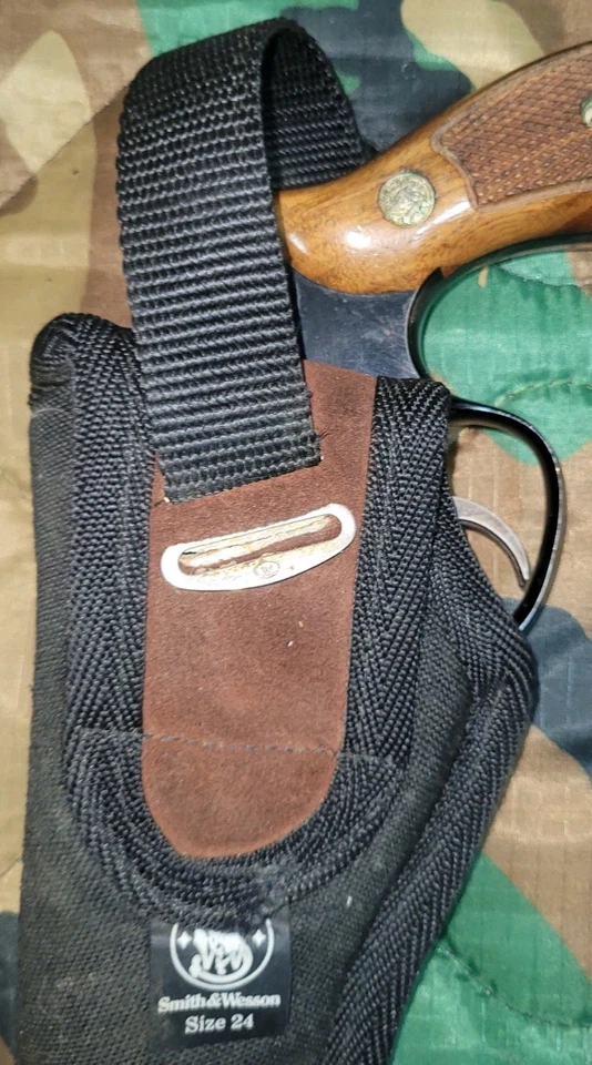Smith&Wesson Nylon K Frame 4 In Right Hand Holster Black Smith&Wesson Branded - Image 4 of 4