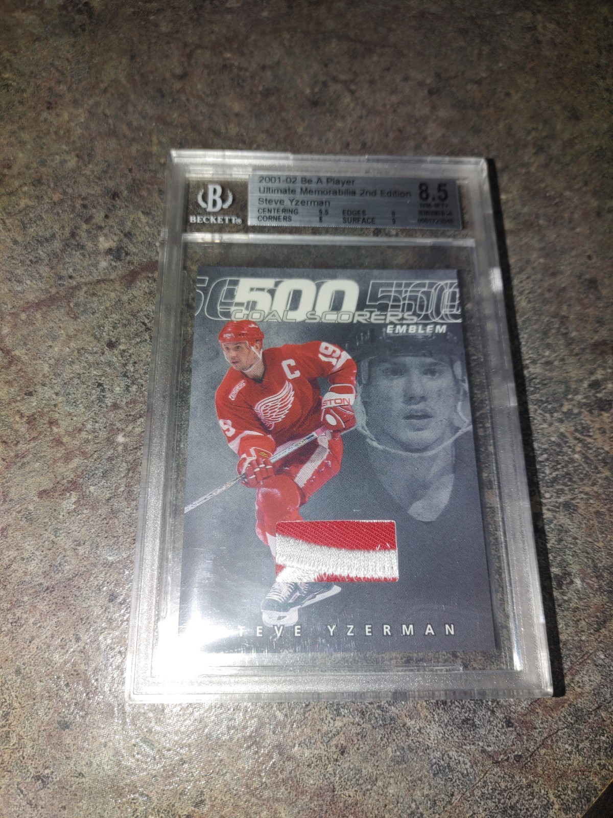 2001-02 BAP 500 Goal Scorers Emblem Steve Yzerman Patch 2/10 RARE Nice Patch! 
