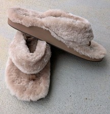 OluKai Women's Kipe'a Heu Size 6 Tan Fuzzy Geniune Shearling Slipper Sandals