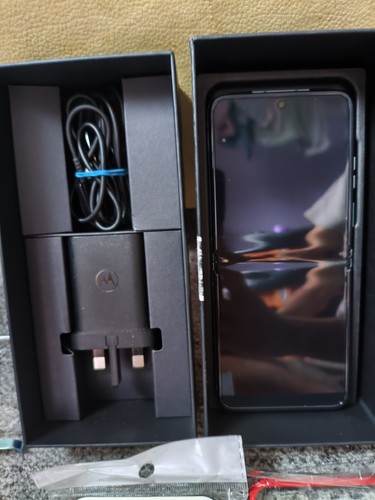 Motorola RAZR 40 Ultra Smartphone, Blue 🔵, 8GB/256GB, UK, Bundle, RRP £899 - Afbeelding 15 van 19