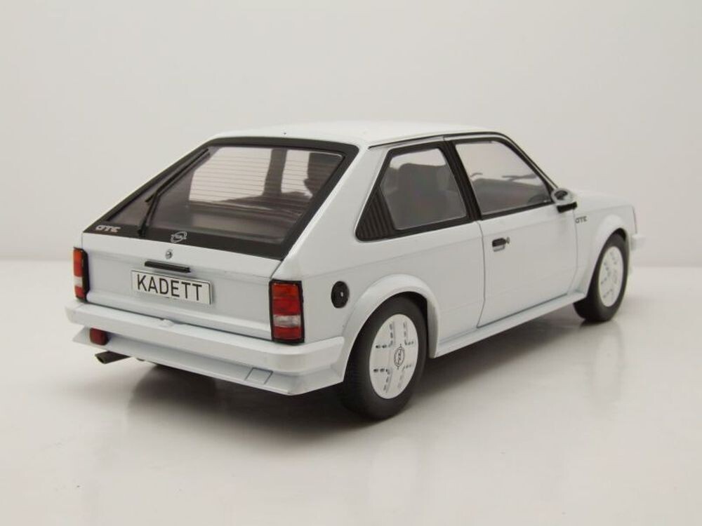 1/18 オペルカデット　　スポーツ ミニチャンプス 1/18 オペル カデット クーペ 1976 MINICHAMPS