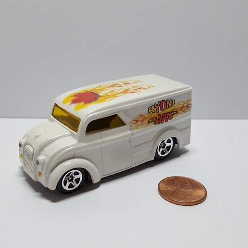 CUSTOM Made Hot Wheels Dairy Delivery RYONI St Louis 2010 w Flaming Maple Leaf