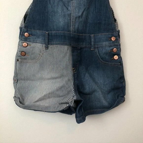 AMERICAN RAG Paneled Denim Short Overalls Shortalls Railroad Stripe JUNIORS sz 3 - Image 3 of 4