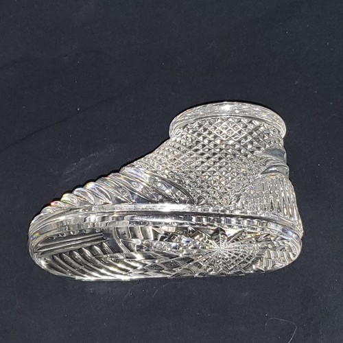 Vintage Waterford Crystal Baby Shoe Paperweight 1lb. - Picture 8 of 21