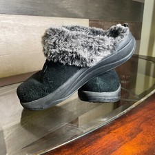 SKECHERS Womens 6 Clog Mules Shindigs Tone-Ups Fur Black Suede Shoe