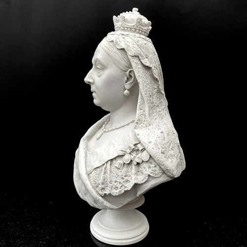 QUEEN VICTORIA MARBLE BUST / SCULPTURE BY JE BOEHM - MADE IN ENGLAND 15" - Picture 6 of 14