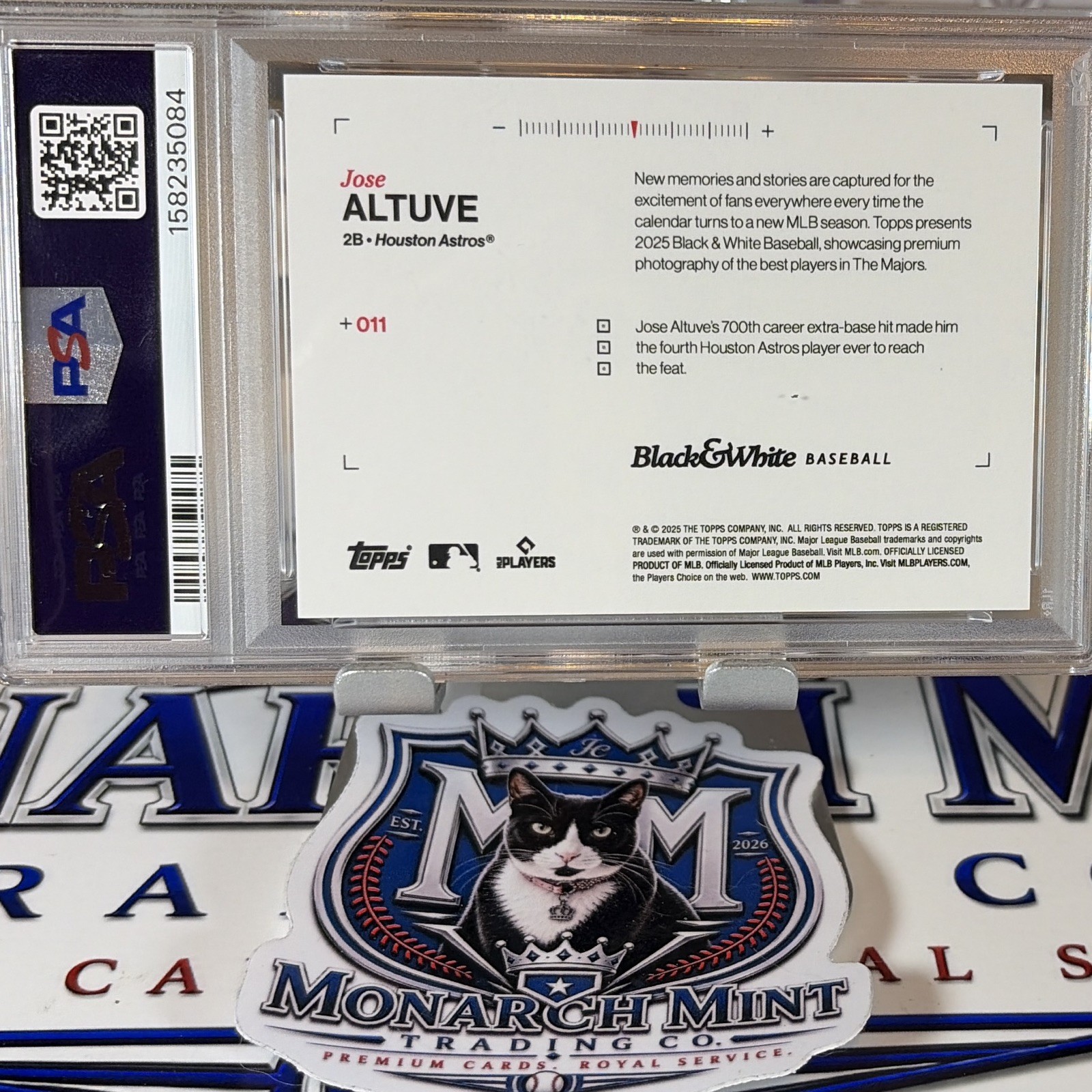 Topps Black & White 2025 Jose Altuve Astros Blue /50 #011 PSA 10 158235084 view 4
