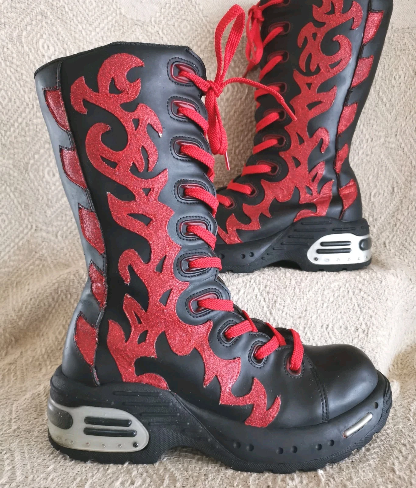 Mad fish y2k 90s very rare vintage black red flame boots size 8
