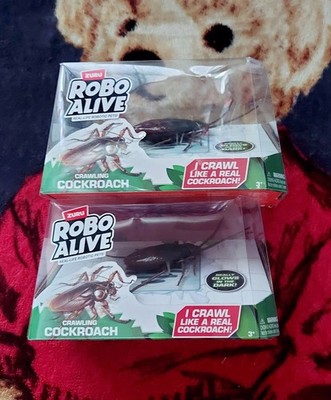 NEW Lot of 2 ZURU ROBO ALIVE Crawling CockRoach SUPER FAST GLOWS NIP NEW (2)