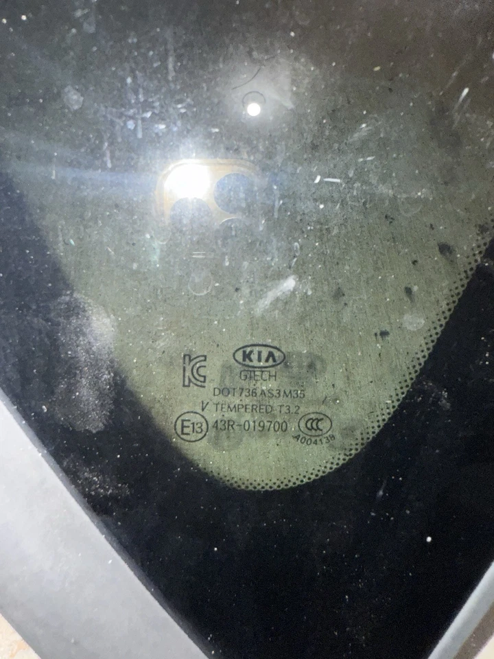 Kia Soul 2014-2016 cuarto de ventana de vidrio lado pasajero trasero derecho OEM Foto 2 de 3