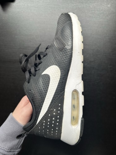 Nike Womens Black Running Shoes Sneakers Size 7 pre-owned - Picture 1 of 6