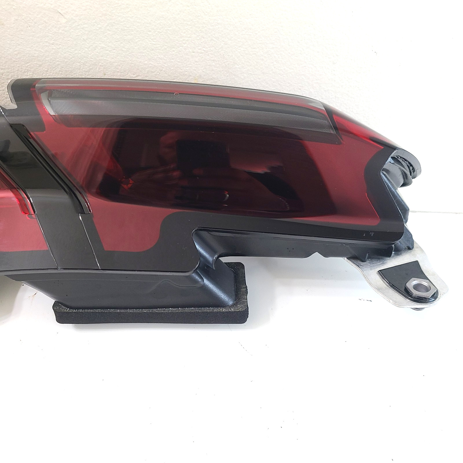 2021-2023 Ferrari Roma F169 Rear Right Hand Side Taillight Lamp Light 000919258