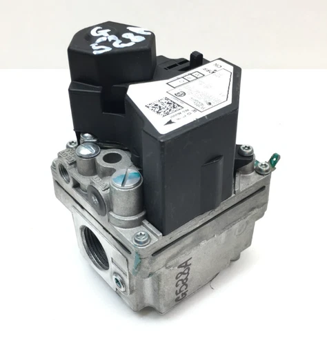 White Rodgers 36H32-423  Gas Valve inlet and outlet 3/4" used #G528A