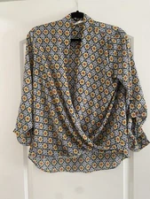 Pleione Twist Front Geometric Floral Print Blouse Size Medium
