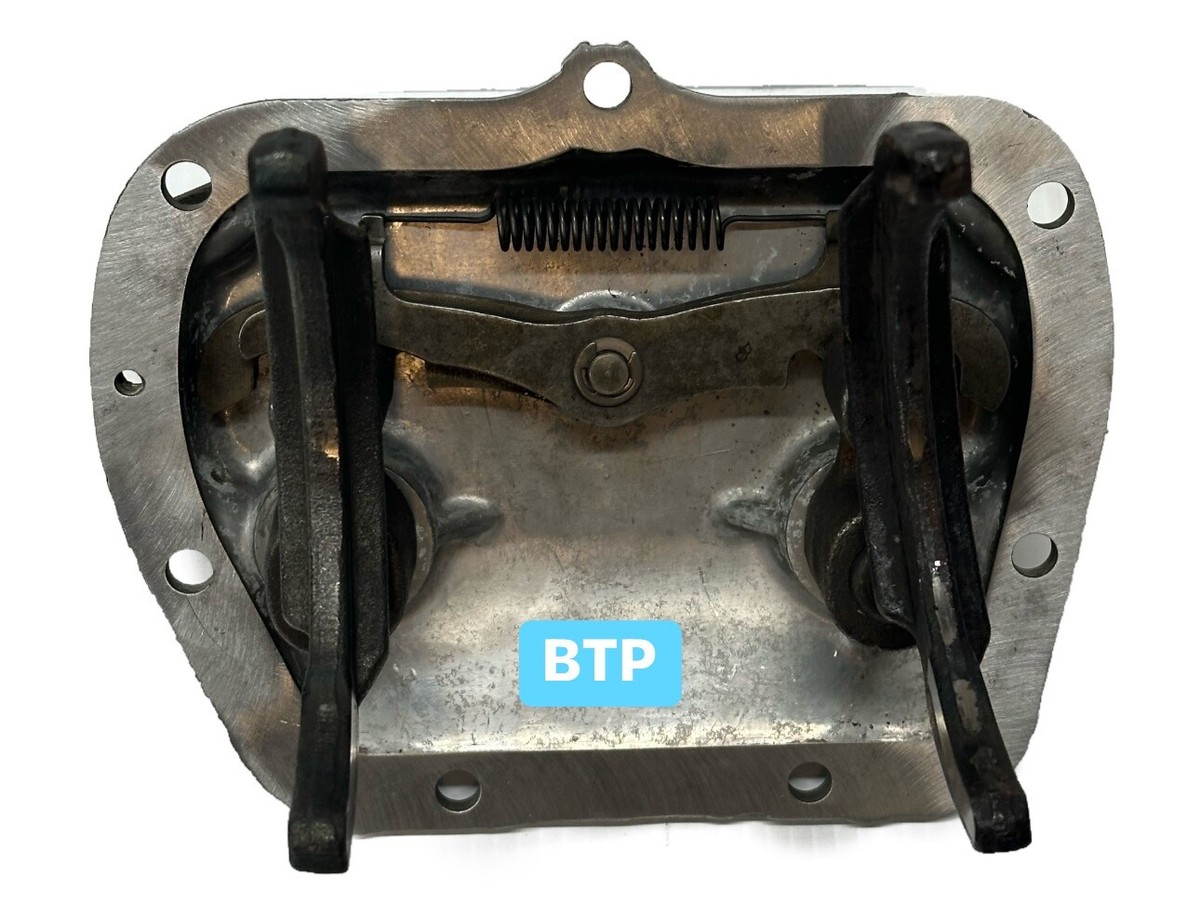 65-68 MUNCIE 4 SPEED #3884685 SIDE COVER SHIFT FORKS DETENT