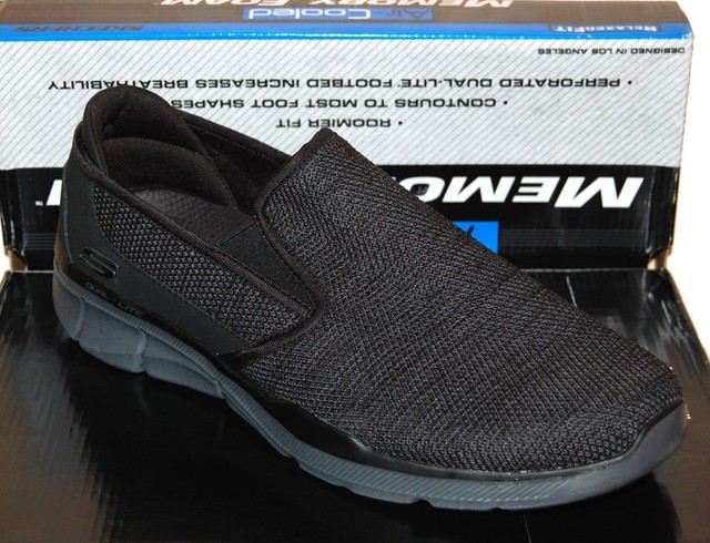 skechers classic fit memory foam mens