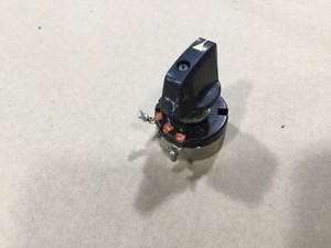 Cosmos RA30Y Potentiometer With Knob #24E55