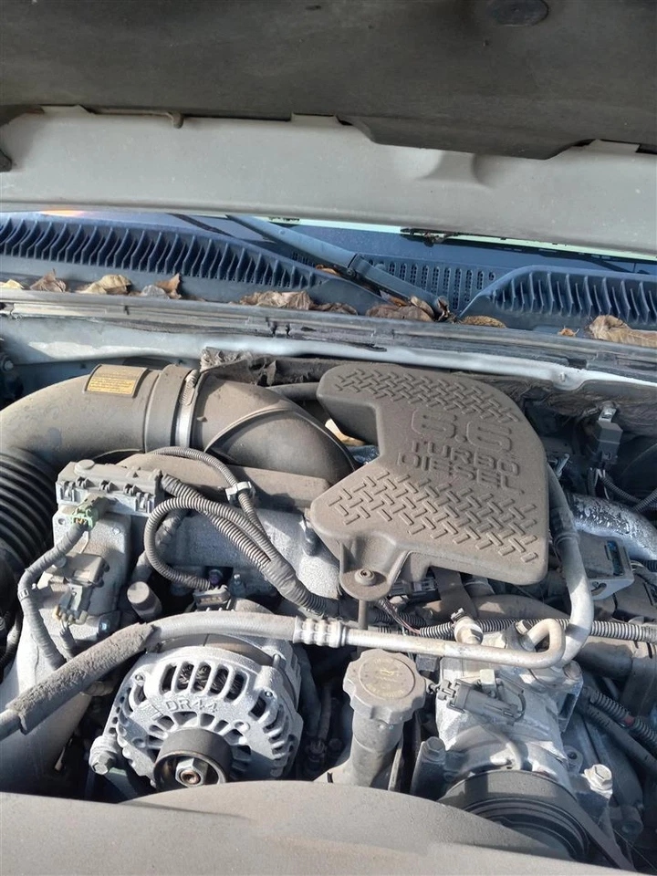 Conjunto de transmisión automática usado se adapta a: camioneta Chevrolet Silverado 2500 2006 Foto 2 de 4