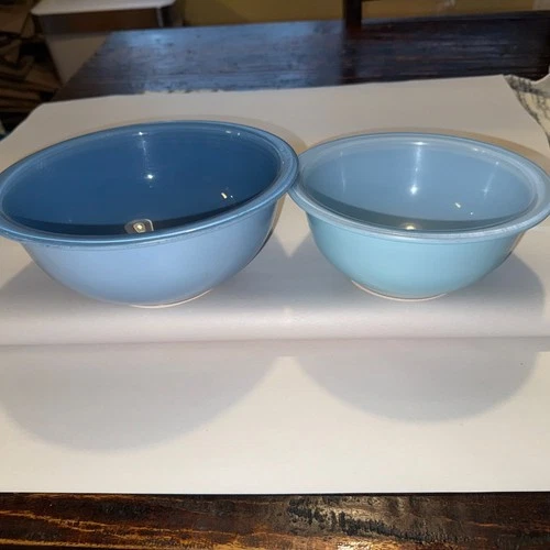 2 VTG PYREX Corning #323, #355Light Blue Mixing Bowl Clear Bottom U.S 1 L, 1.5 L