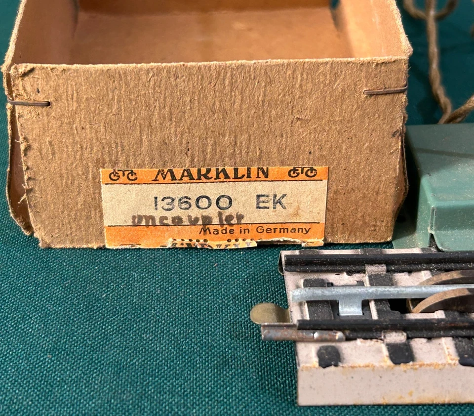 HO MARKLIN 13600 EK UNCOUPLER TRACK EARLY 00 VERSION WIDE TIE SPACING - Image 4 of 4