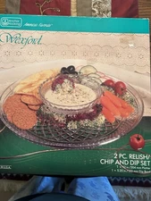 Vintage Anchor Hocking Wexford 2-piece Chip'n Dip / Salad set in box