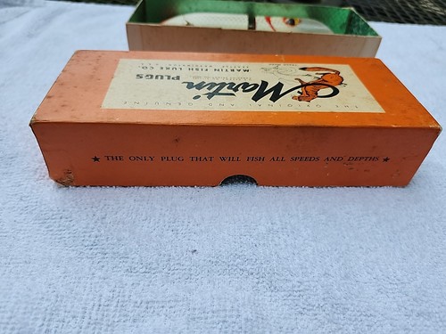VINTAGE MARTIN 6J-11 GLASS EYED SILVER SCALE JOINTED SALMON PLUG IN ORIGINAL BOX - Picture 4 of 16