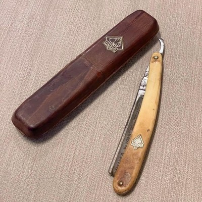 Puma No. 1938 6/8 Straight Razor w/Box Wooden Handle Vintage Rare