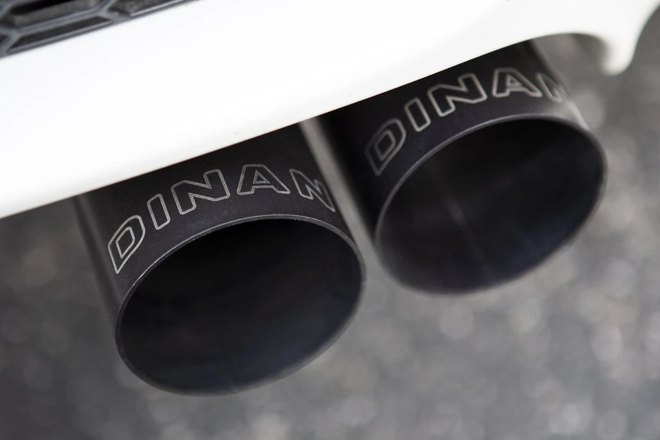 Escape trasero eje flujo libre D660-0027 Dinan - BMW M3 2008-2013 Foto 3 de 3